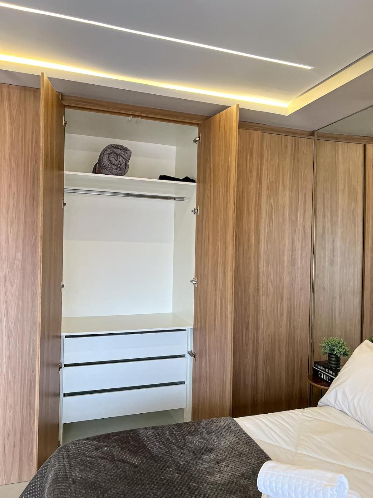 Apartamento Espacoso Com Sofa-cama, 230m Do Metro *